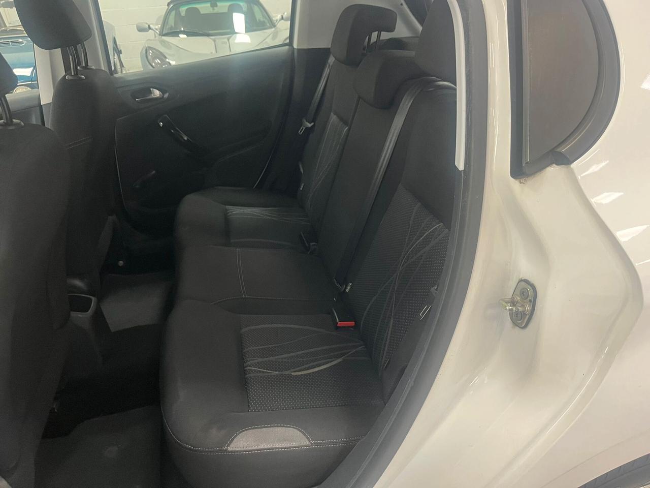 Peugeot 208 5p 1.2 puretech