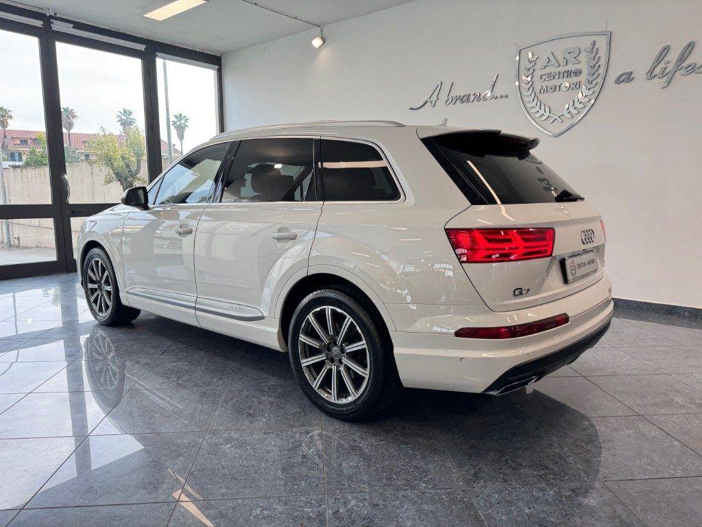 Audi Q7 3.0 TDI 272 CV quattro S-line Tetto Matrix Schermi