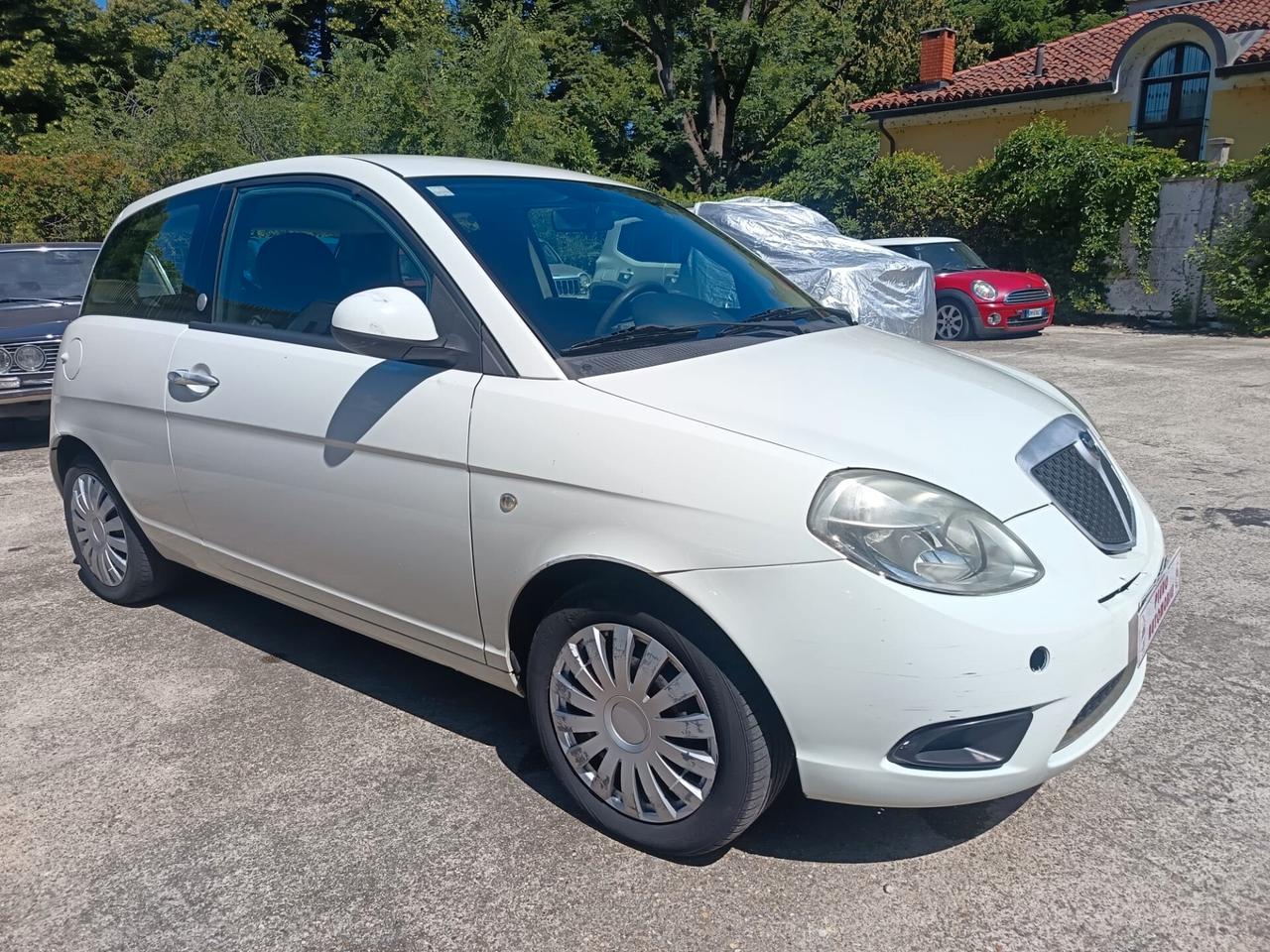 Lancia Ypsilon 1.4 Argento Ecochic GPL