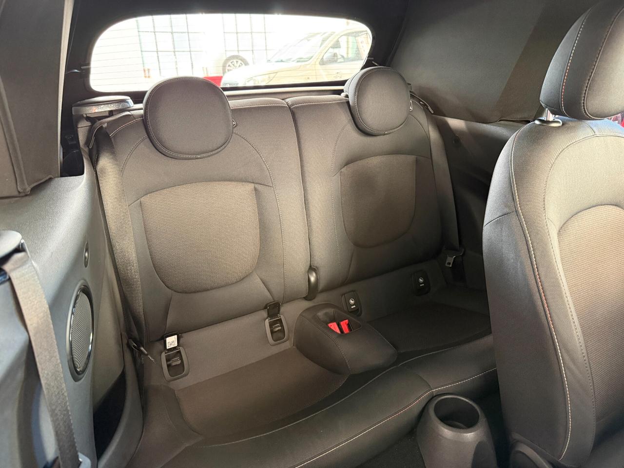 Mini One Cabrio 1.5 - SERVICE MINI
