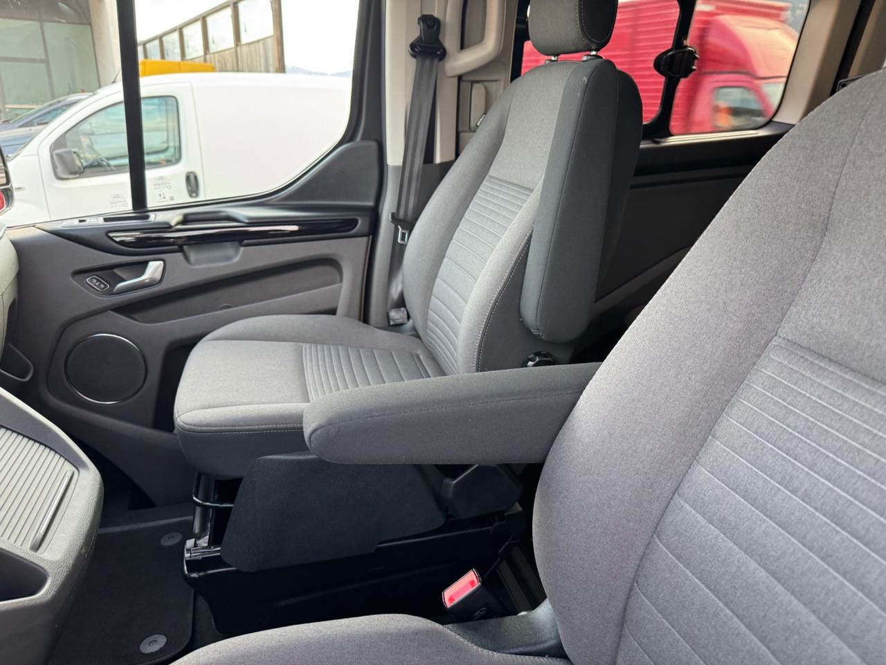 Ford Transit Custom 340 2.0 TDCi 185 aut. PL-TA Nugget