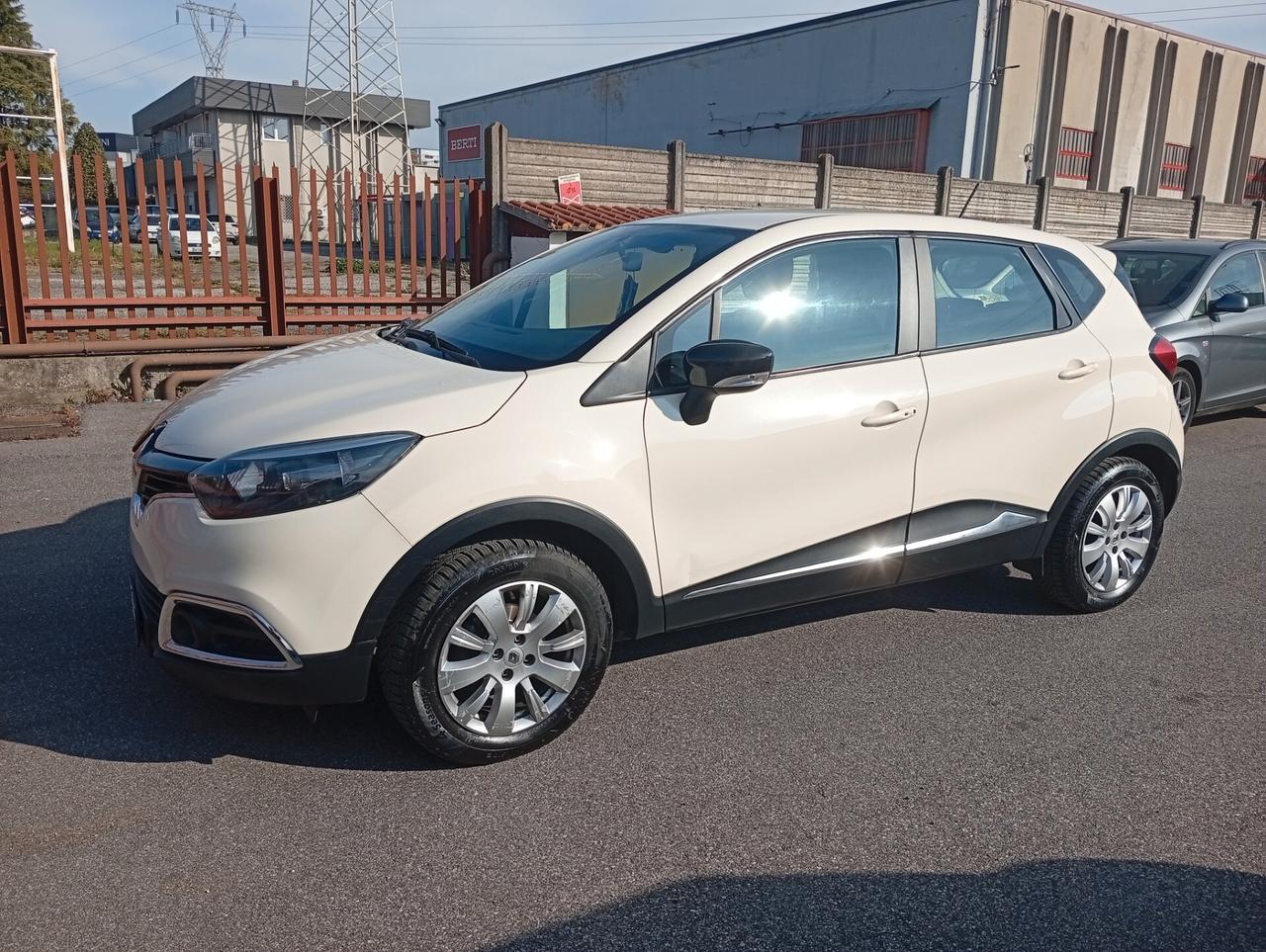 Renault Captur 0.9 TCe 12V 90 CV Neopatentati ok