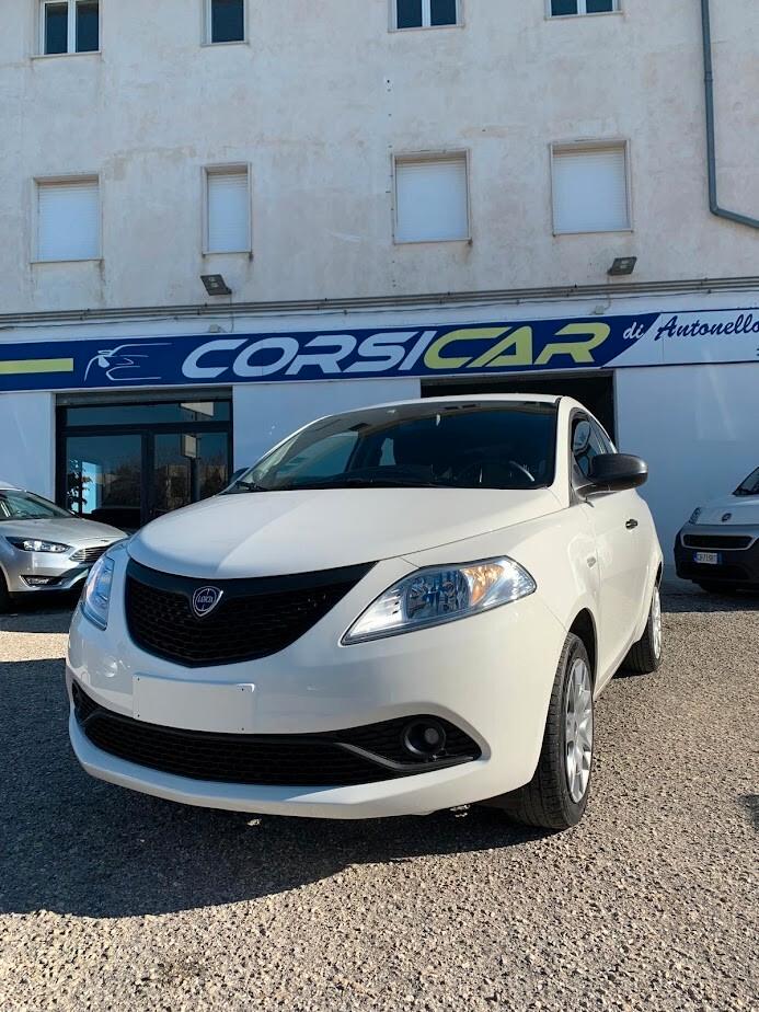 Lancia Ypsilon 1.2 69 CV 5 porte GPL Ecochic Elefantino Blu