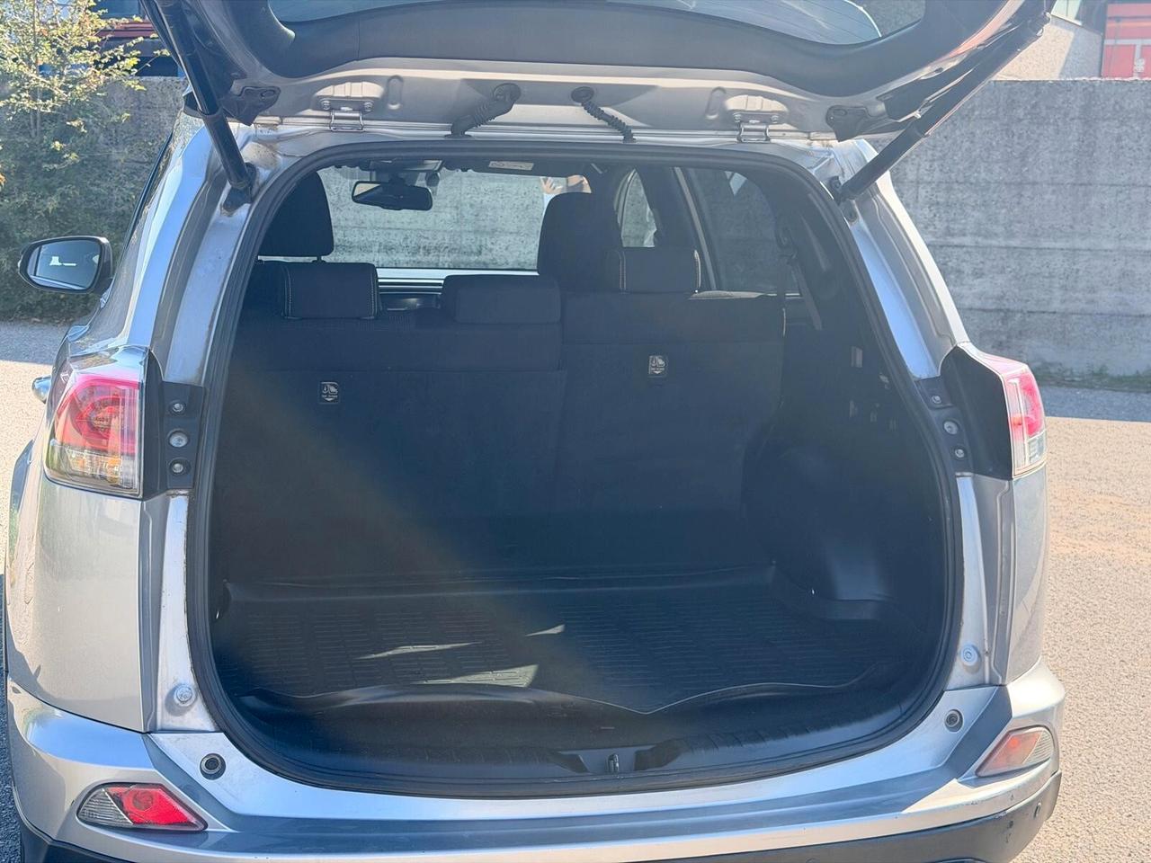 Toyota RAV 4 RAV4 2.5 Hybrid 2WD Lounge