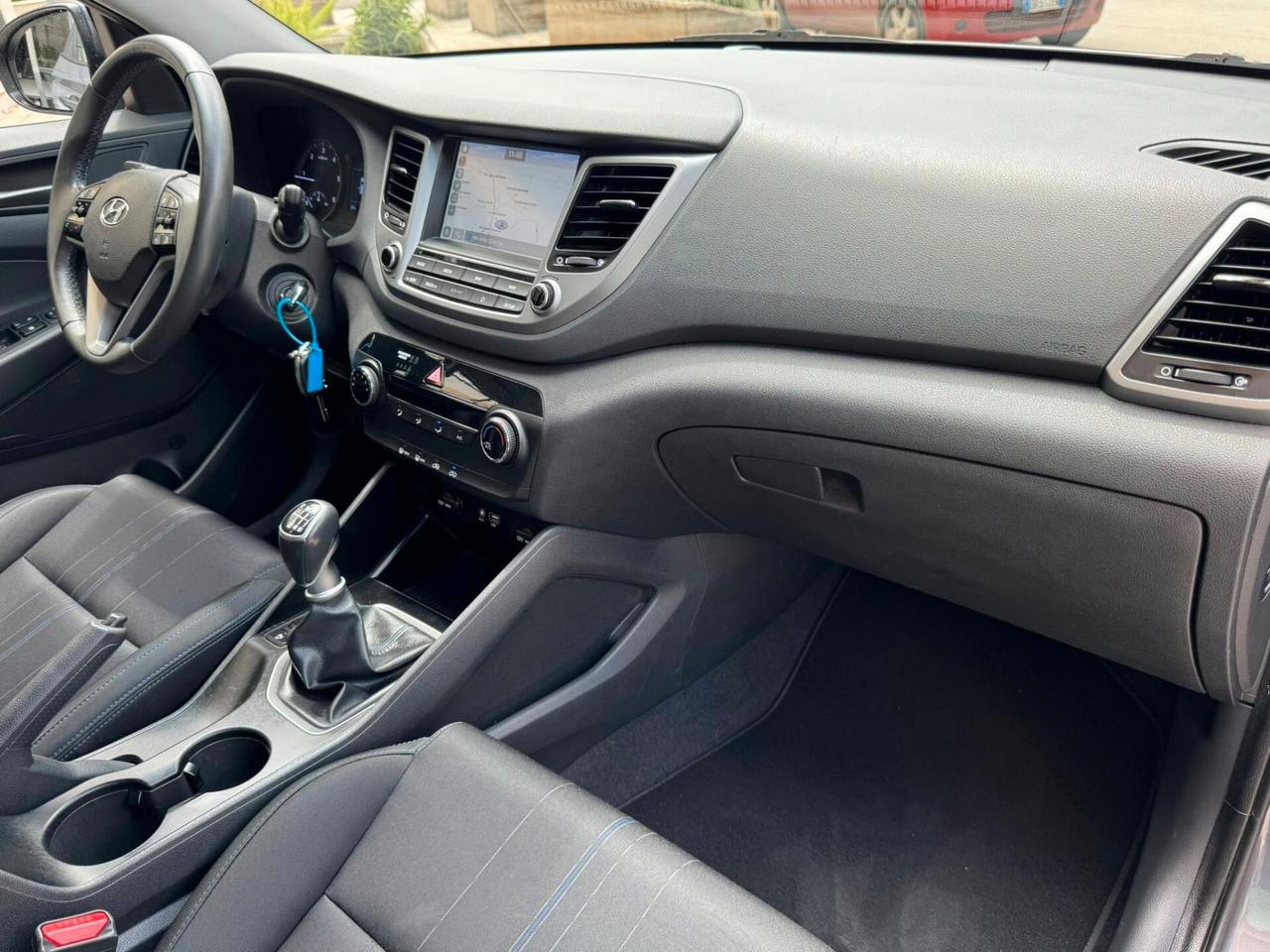 HYUNDAI TUCSON 1.7 CRDI 115 CV. X-POSSIBLE NAVI+RETROCAMERA