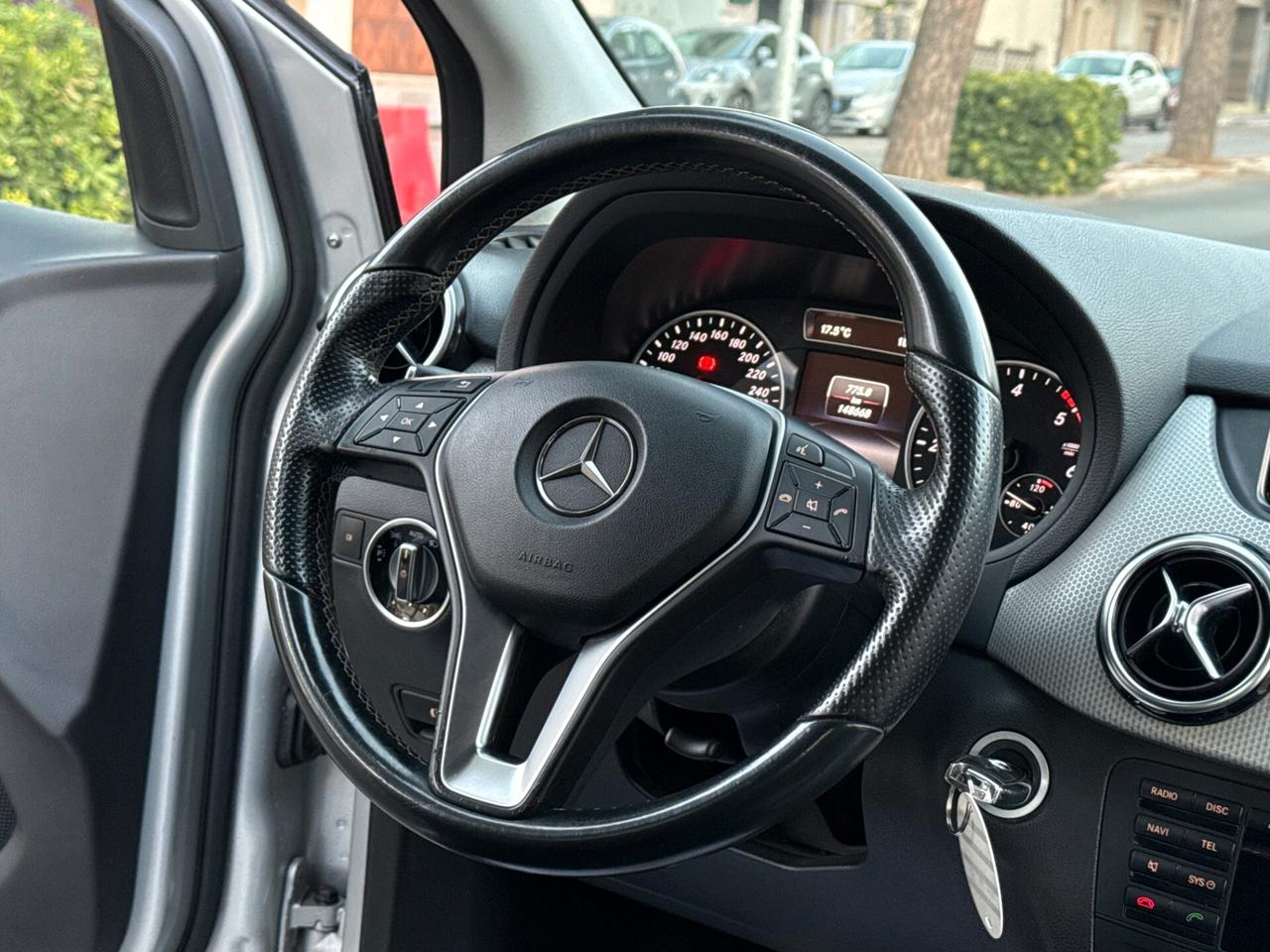 MercedesBenz B 200 CDI Premium NAVI CAMERA - 2014