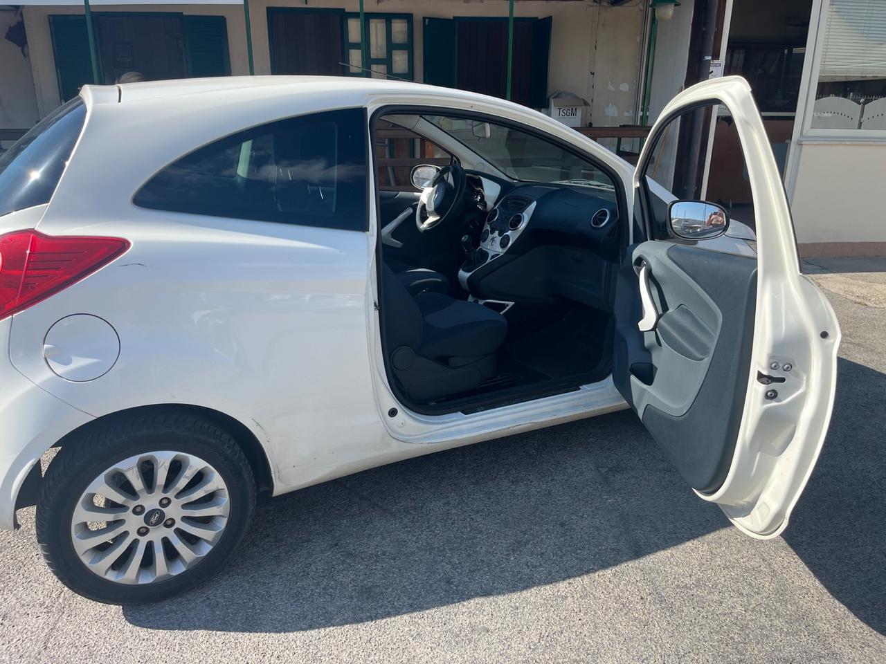 Ford Ka 1.2 8V 69CV Titanium