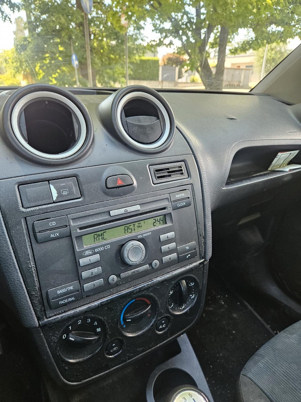 Ford Fiesta 1.4 neopatentati