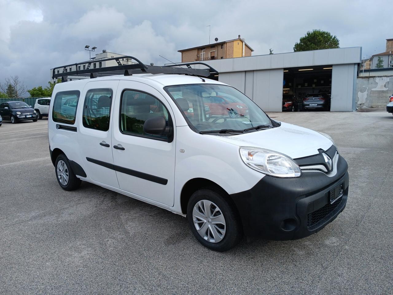 RENAULT KANGOO MAXI AUTOCARRO 5 POSTI