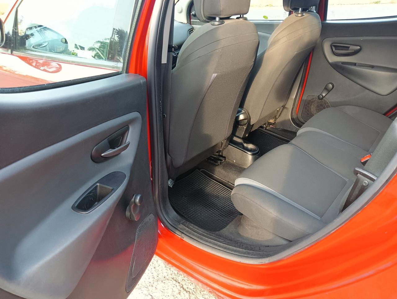 Lancia Ypsilon 1.2 69 CV 5 porte Silver