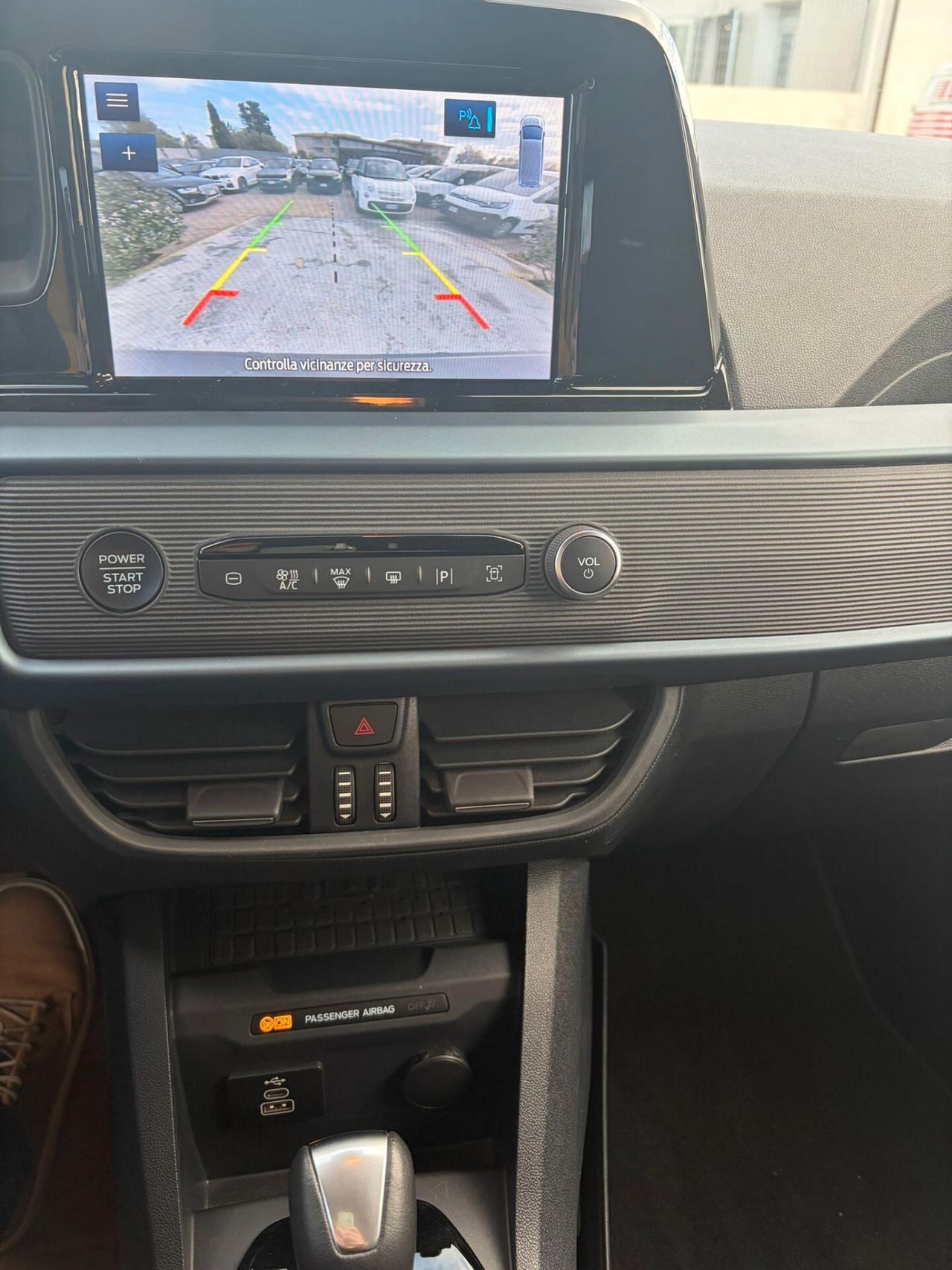 Ford Tourneo Courier FULL