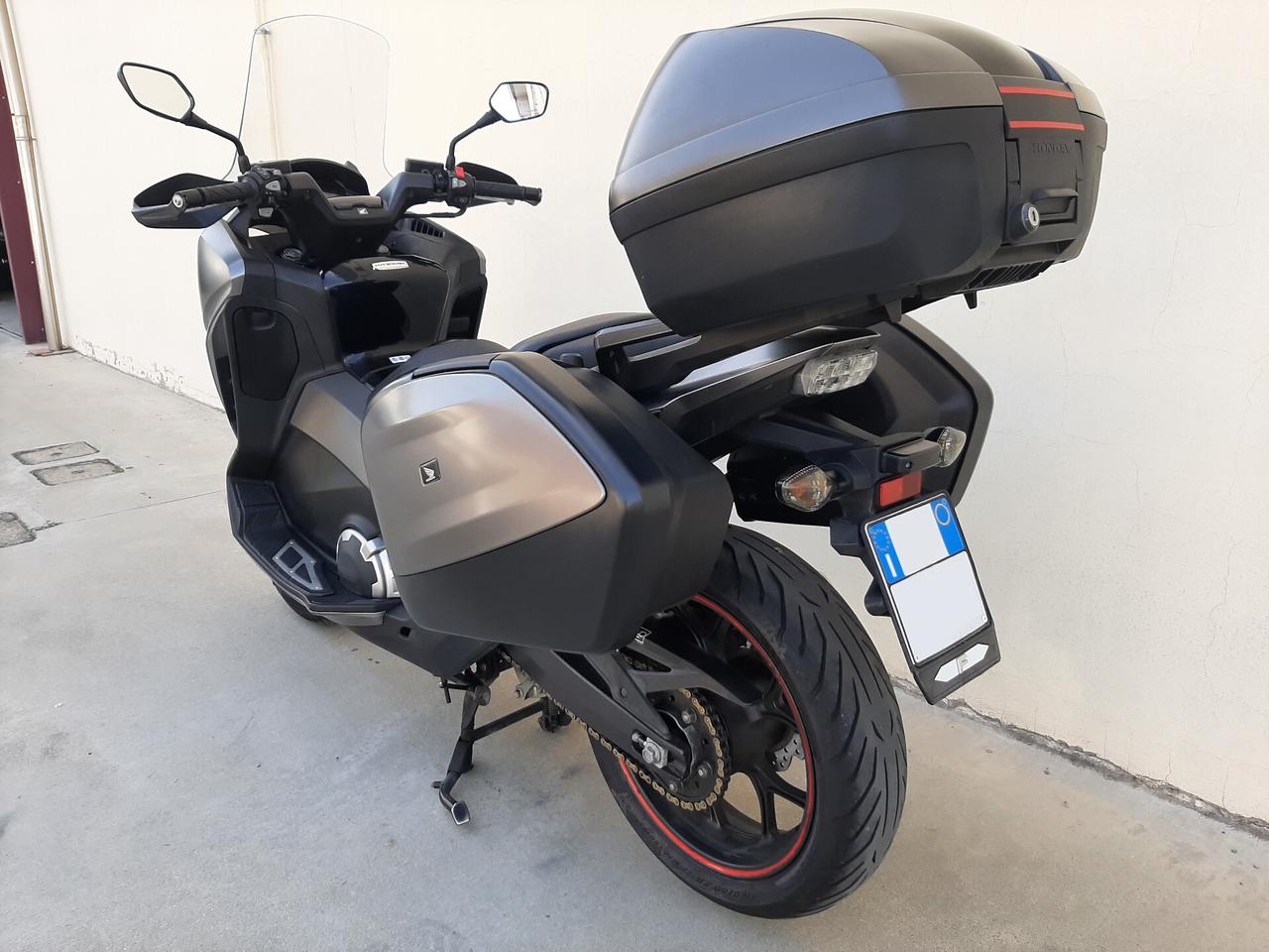Honda Integra 750 S - ABS