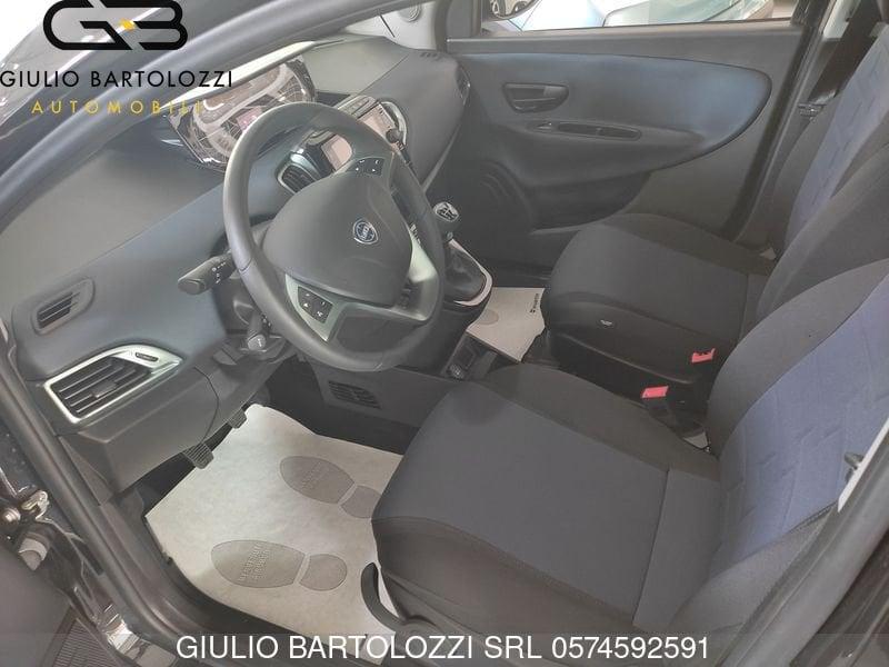 Lancia Ypsilon 1.0 FireFly 5 porte S&S Hybrid Platino