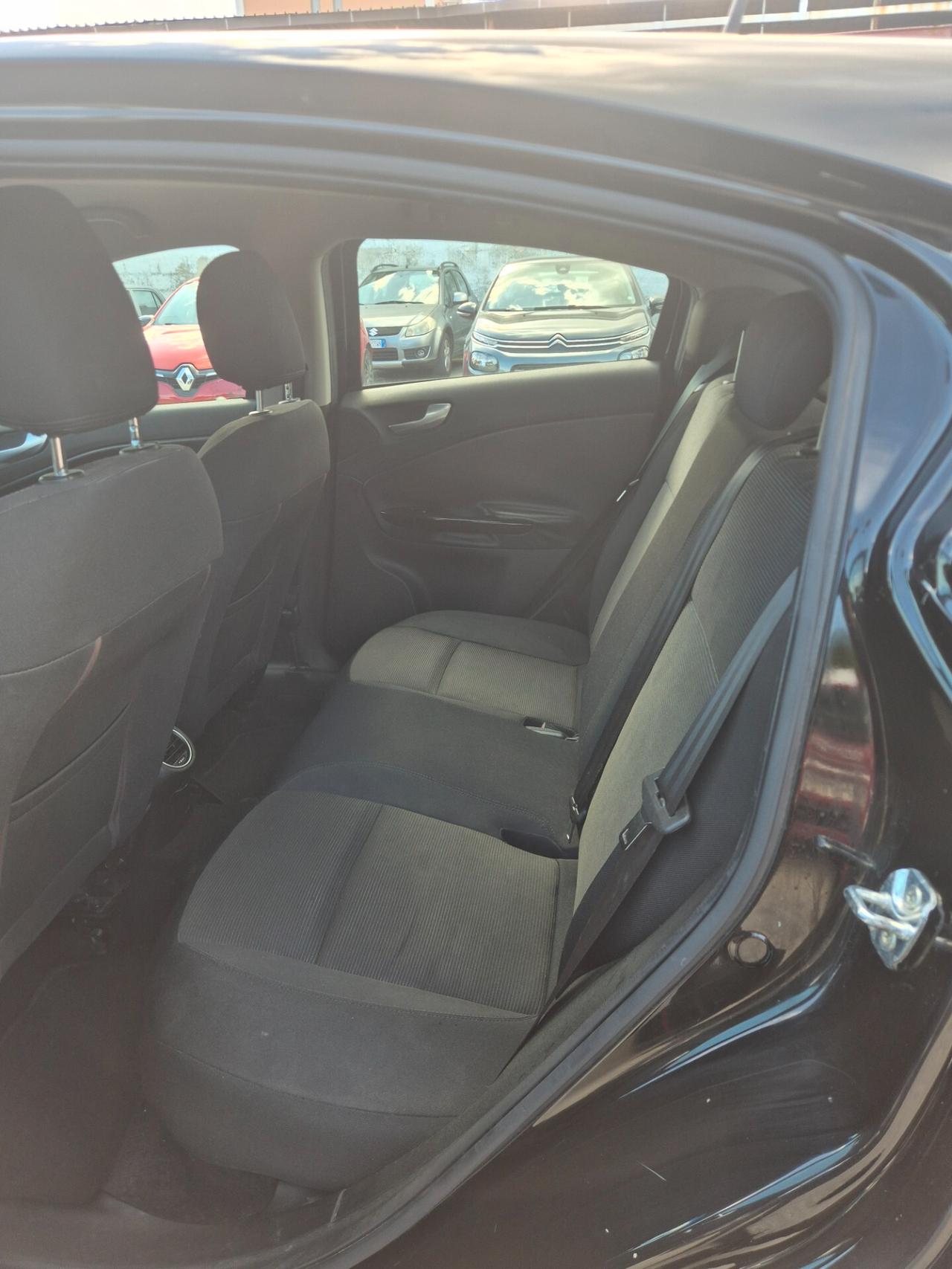 Alfa Romeo Giulietta 1.6 JTDm-2 105 CV Distinctive