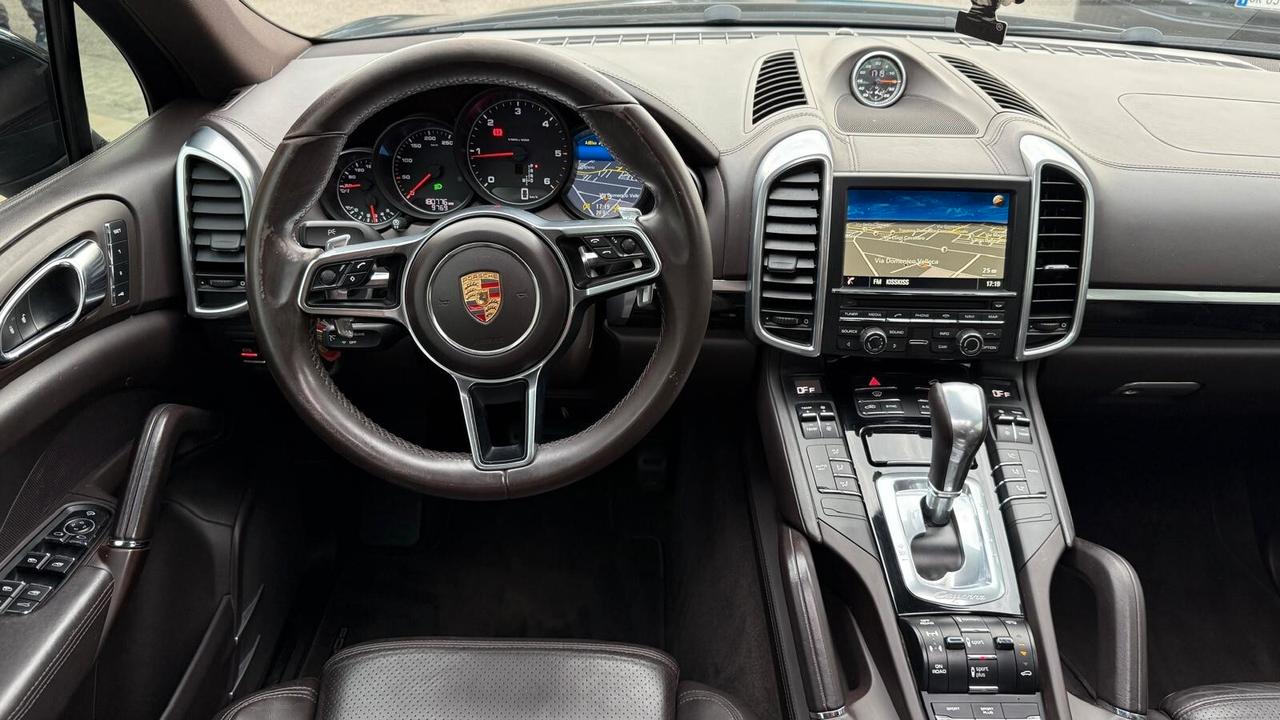 PORSCHE CAYENNE 3.0 DIESEL 2016 PLATINUM EDITION