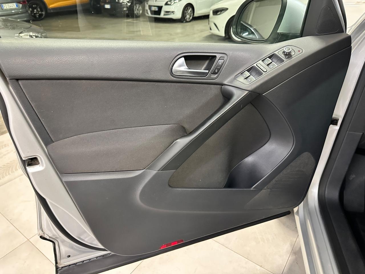Volkswagen Tiguan 2.0 TDI DPF 4MOTION Sport & Style