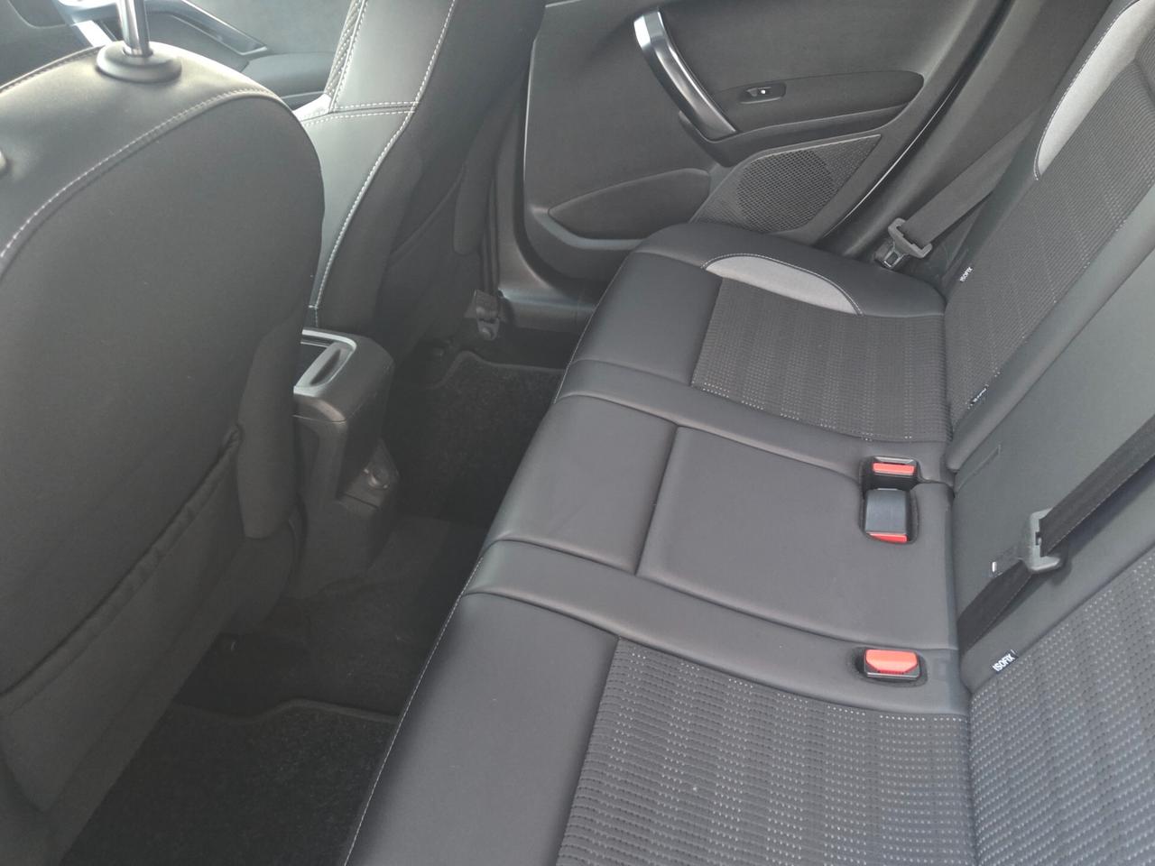 Peugeot 2008 BlueHDi 100 Allure