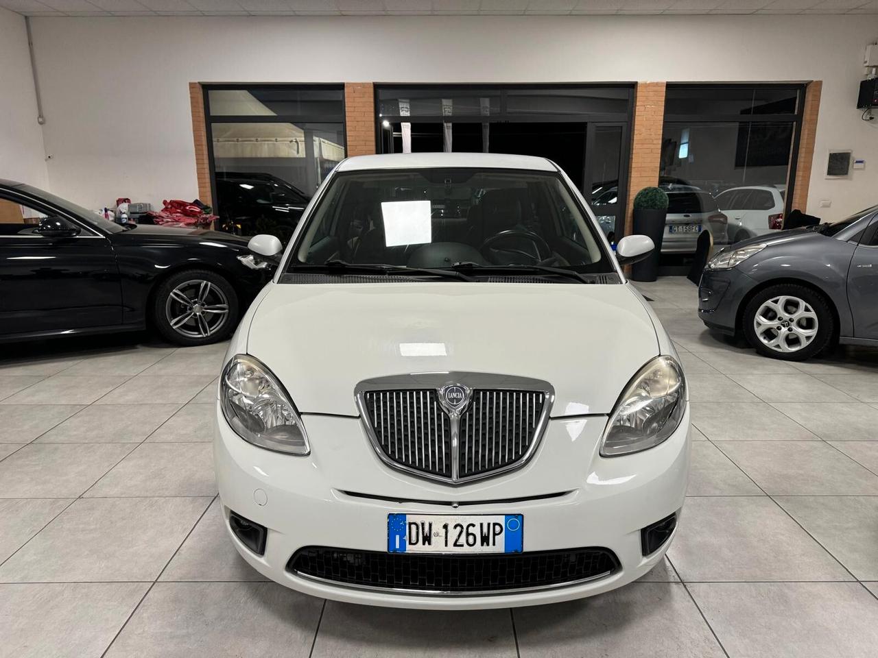 Lancia Ypsilon 1.2 BENZ PLATINO NEOPATENTATI 2009