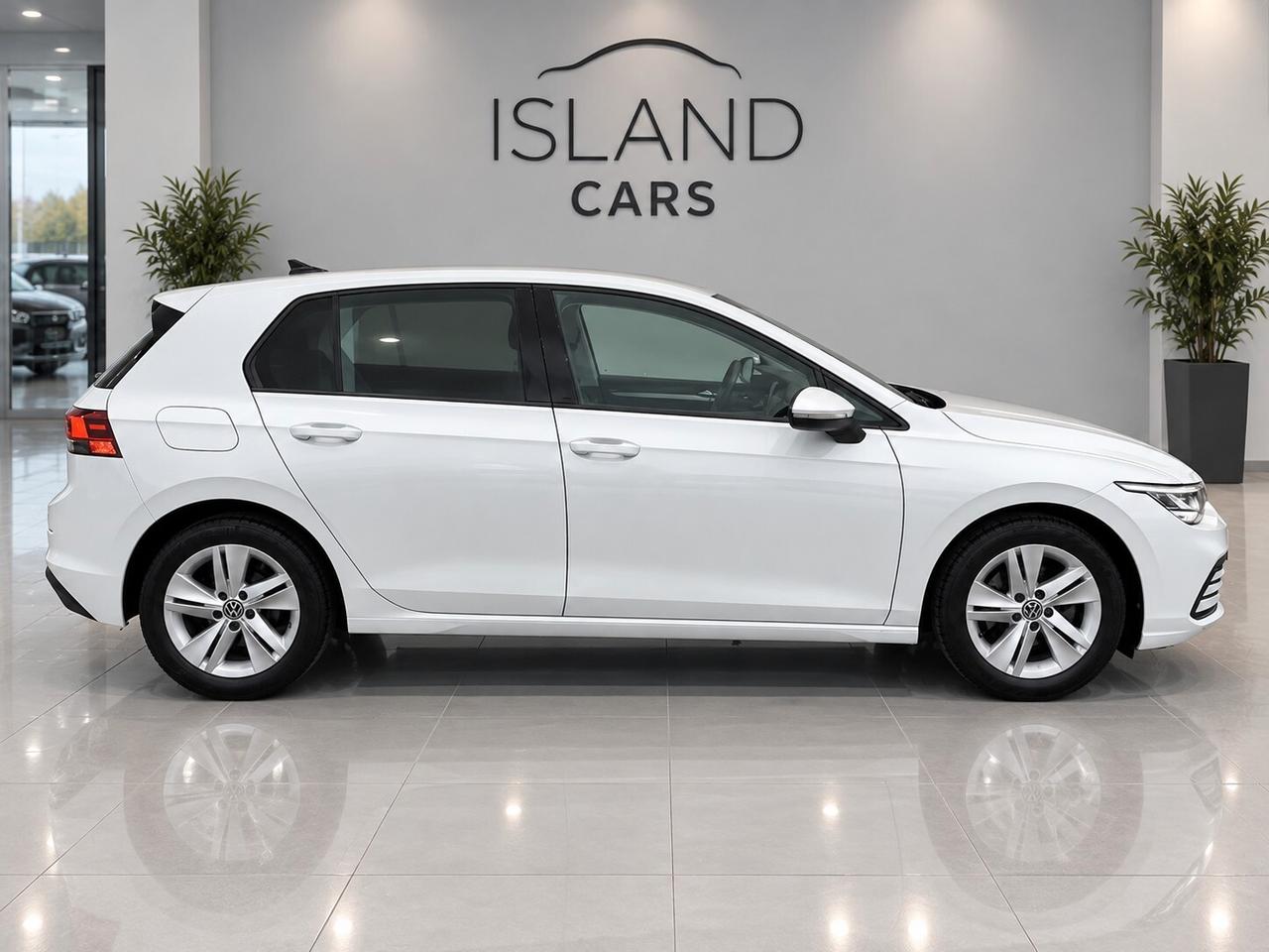 Volkswagen Golf VIII 1.0 TSI