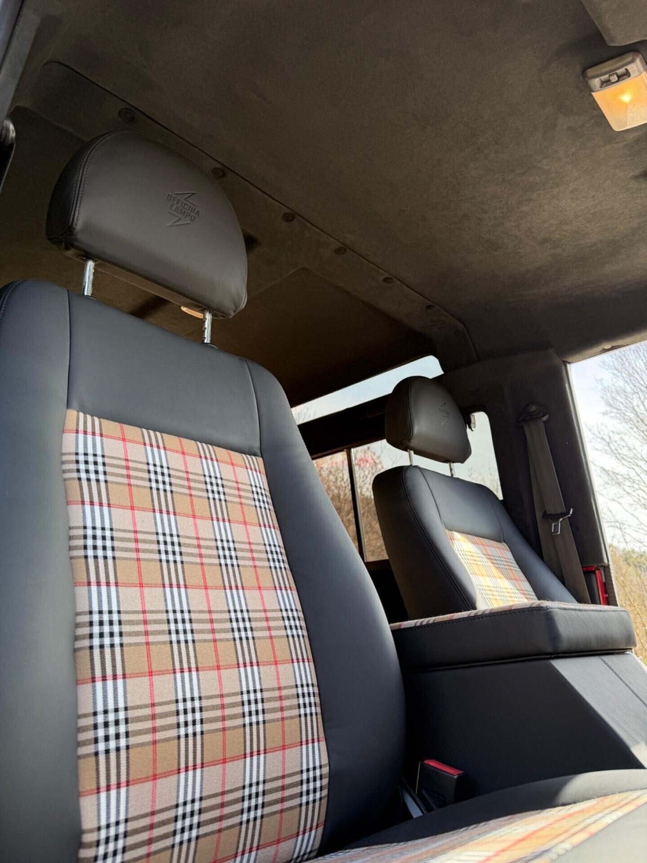 Land Rover Defender 90 2.2 TD4 IBRIDA