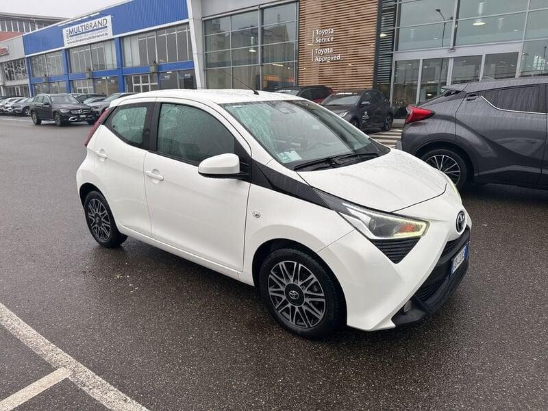 Toyota Aygo Connect 1.0 VVT-i 72 CV 5 porte x-play MMT