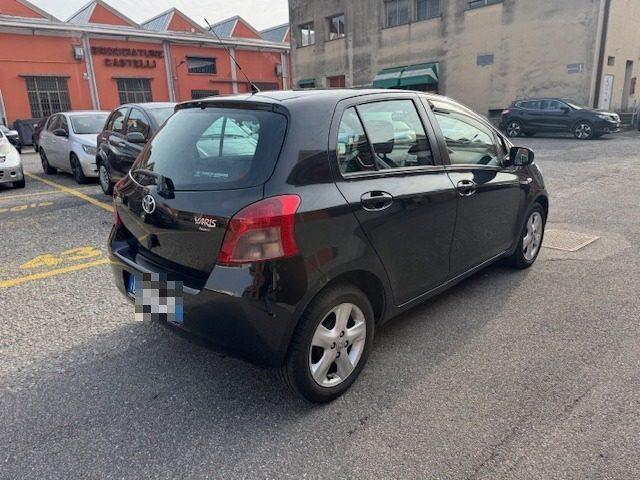TOYOTA Yaris 1.3 5 porte Sol