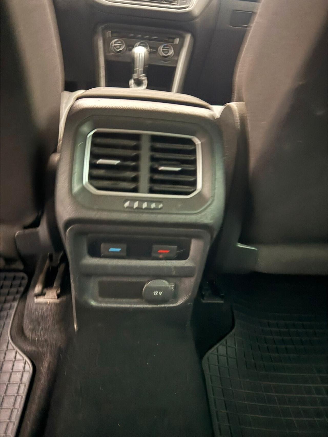 Volkswagen Tiguan 2.0 TDI SCR DSG 4MOTION Business BMT