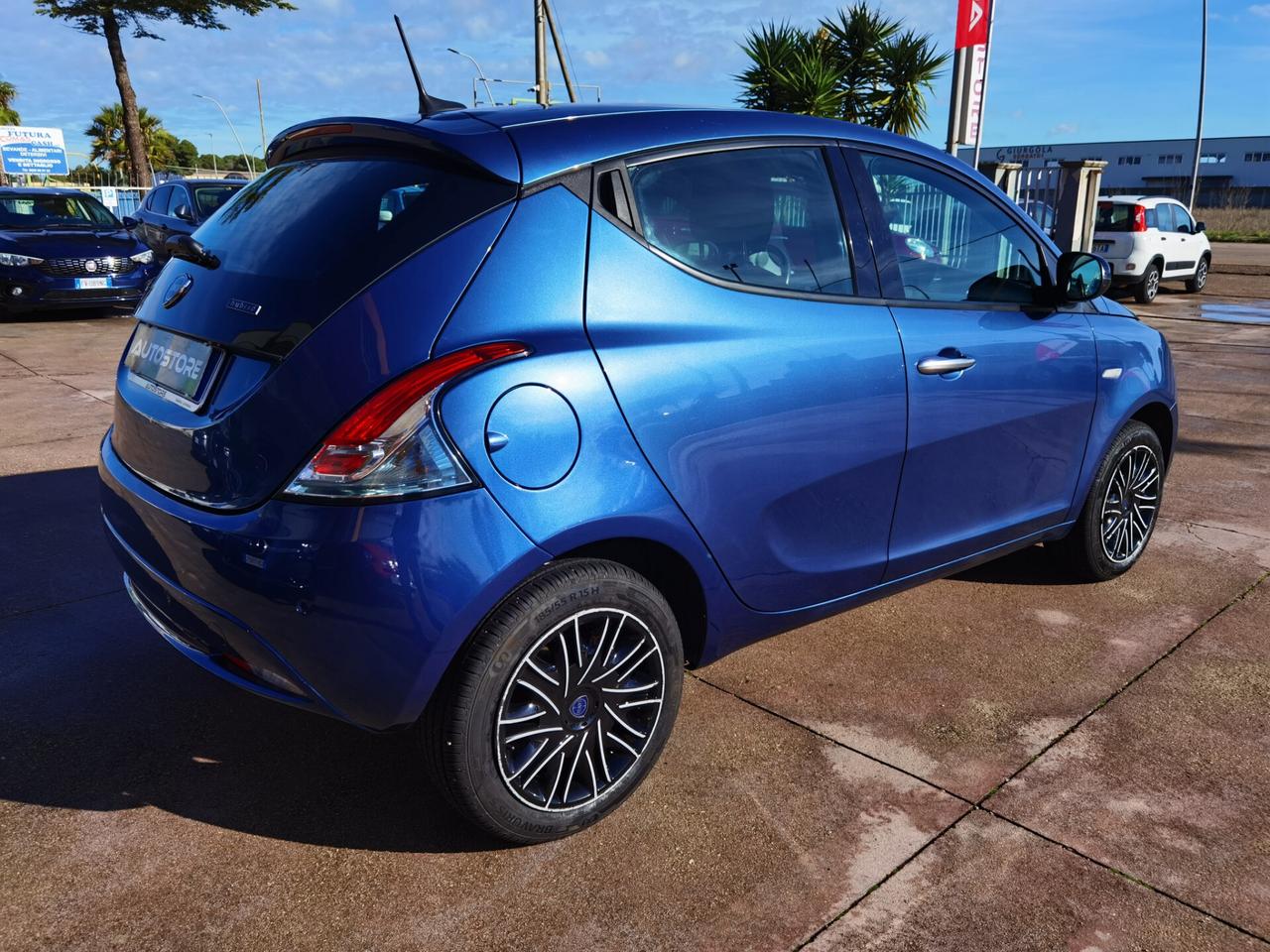 Lancia Ypsilon 1.0 FireFly 5P Hy Ecochic Gold