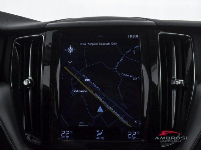 VOLVO XC60 B4 (d) AWD Geartronic Momentum Pro - AUTOCARRO N1