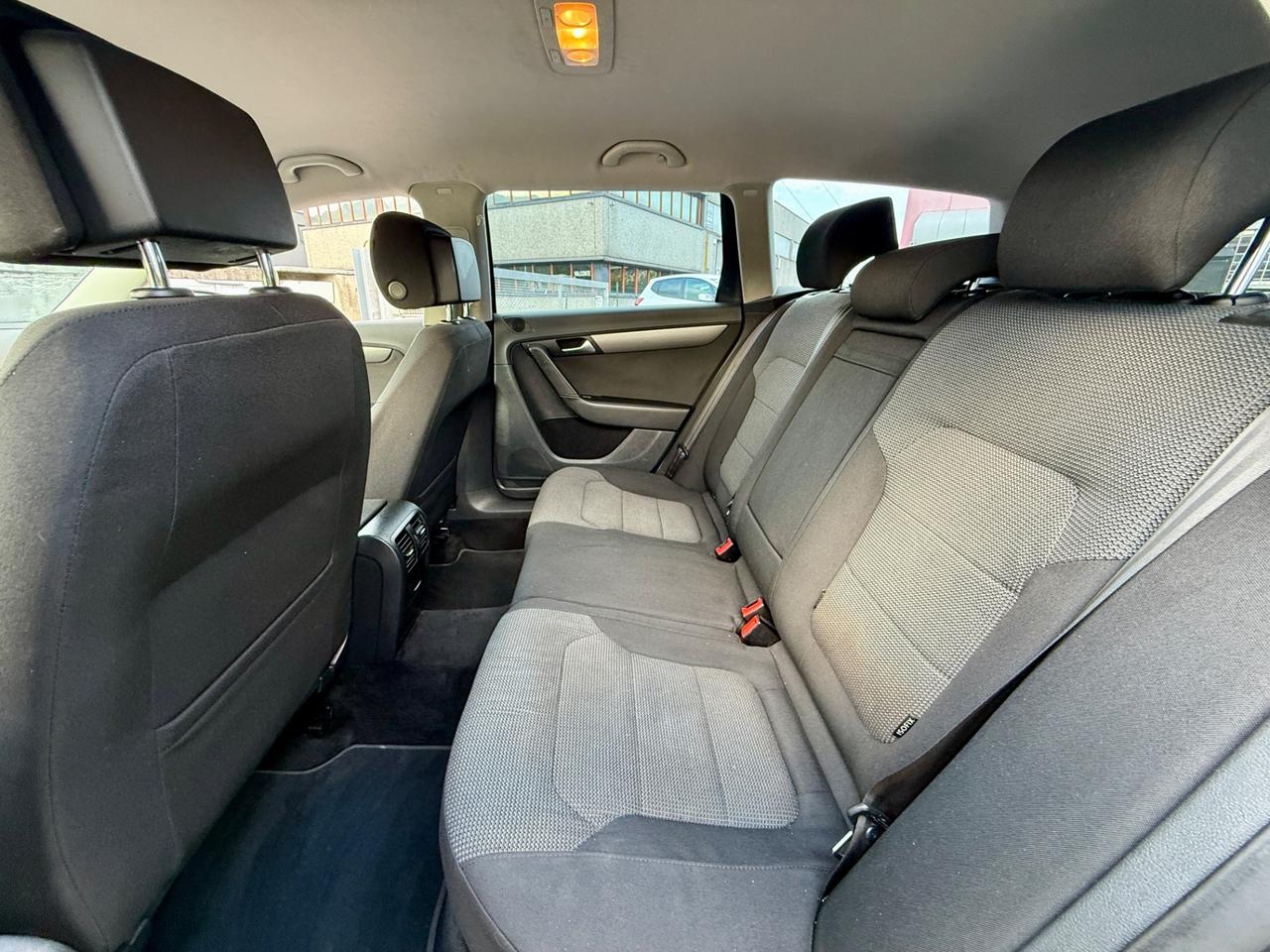 Volkswagen Passat Var. 2.0 TDI Highline NEOPATENTATI