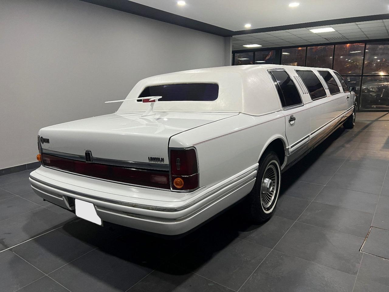 Lincoln Town Car EXECUTIVE 40R Limousine