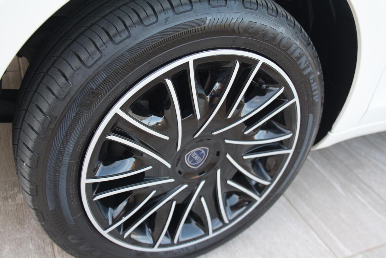 LANCIA YPSILON 1.0 HYBRID 70CV GOLD