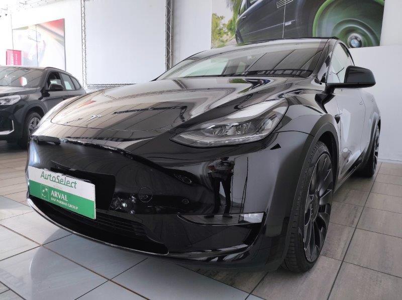TESLA Model Y - Model Y AWD Performance