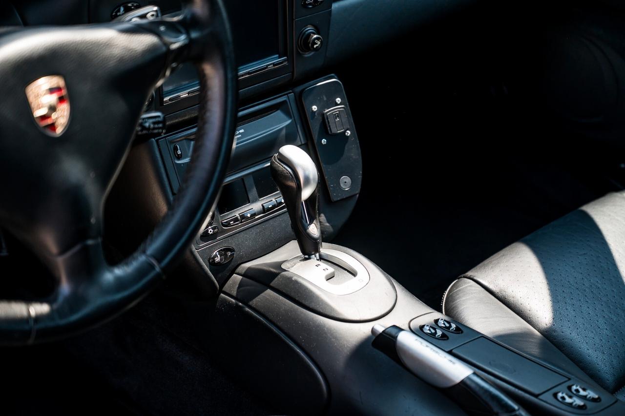 Porsche 911 996 Cabriolet Carrera 2