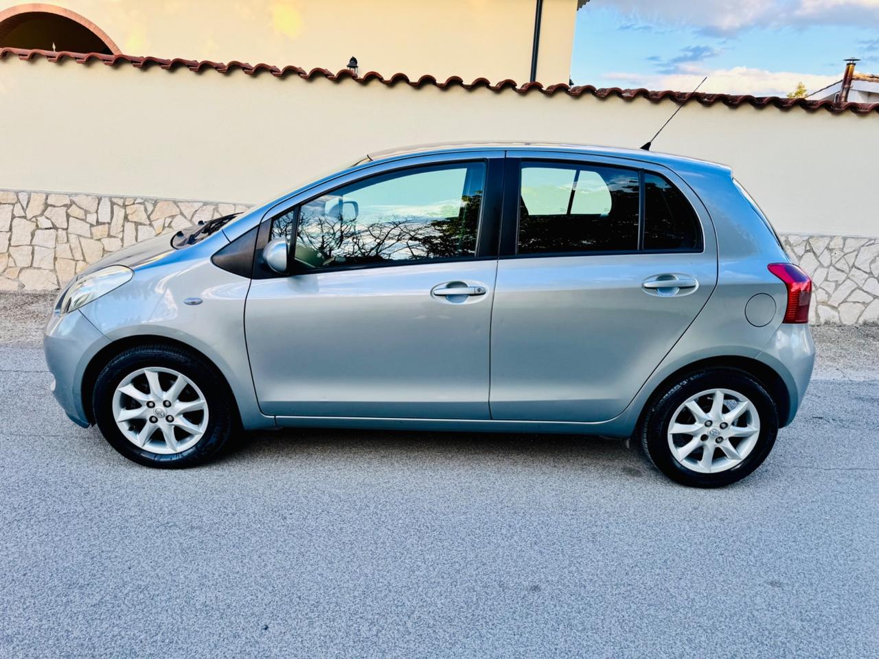 Toyota Yaris 1.3 BENZ UNICO PROPRIETARIO