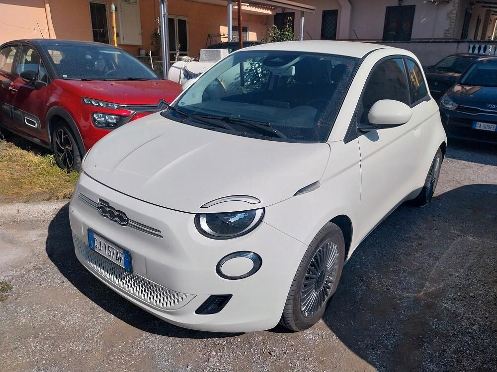 Fiat 500 500e Berlina 23,8 kWh Action