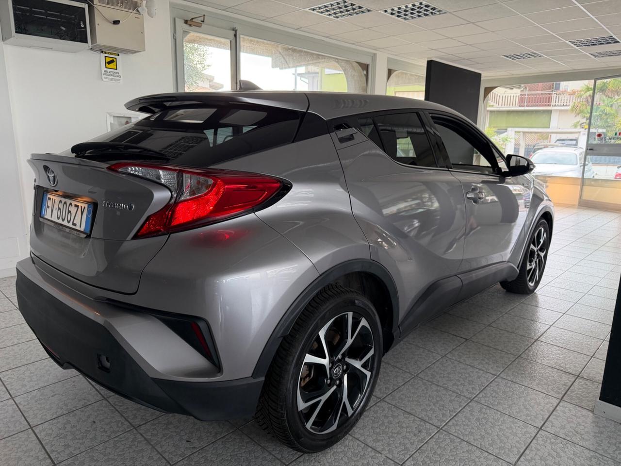Toyota C-HR 1.8 Hybrid E-CVT Lounge
