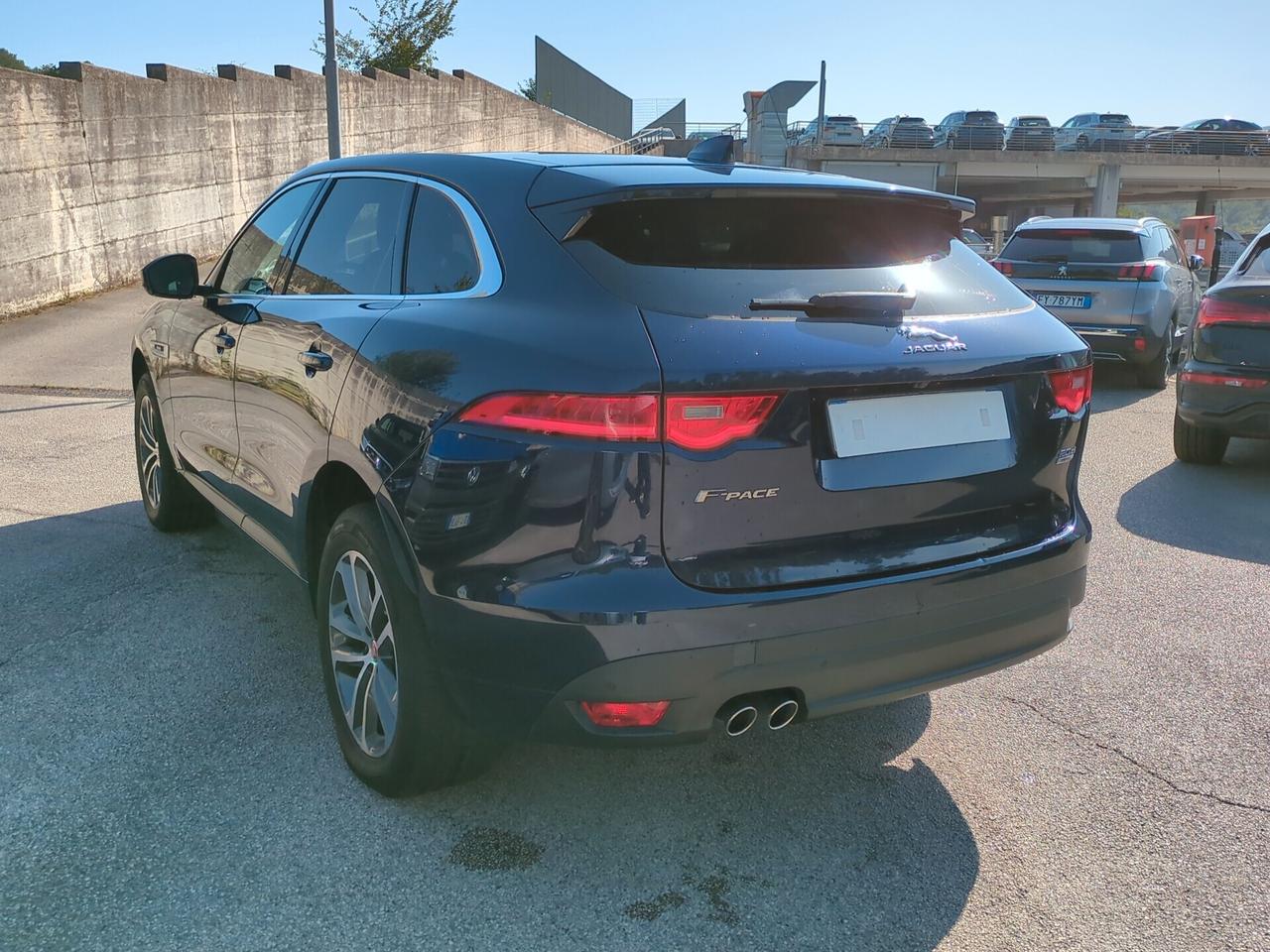 Jaguar F-Pace 2.0 D 180 CV AWD aut. R-Sport