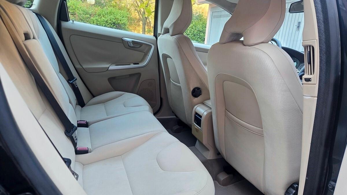 Volvo XC 60 XC60 2.4 D Summum