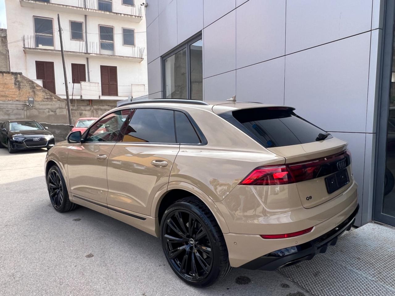 Audi Q8 50 TDI S-Line possibilità noleggio no scoring