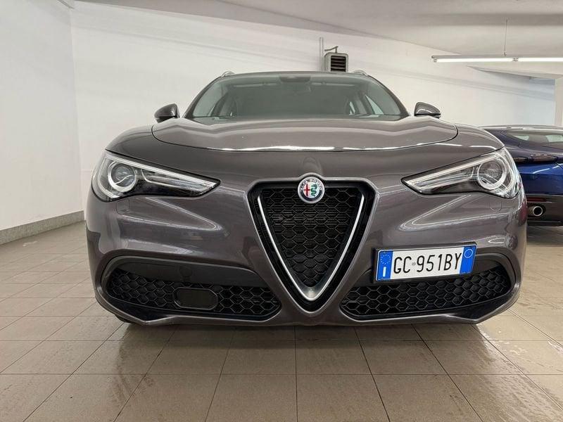 Alfa Romeo Stelvio 2.2 Turbodiesel 160 CV AT8 RWD Autocarro