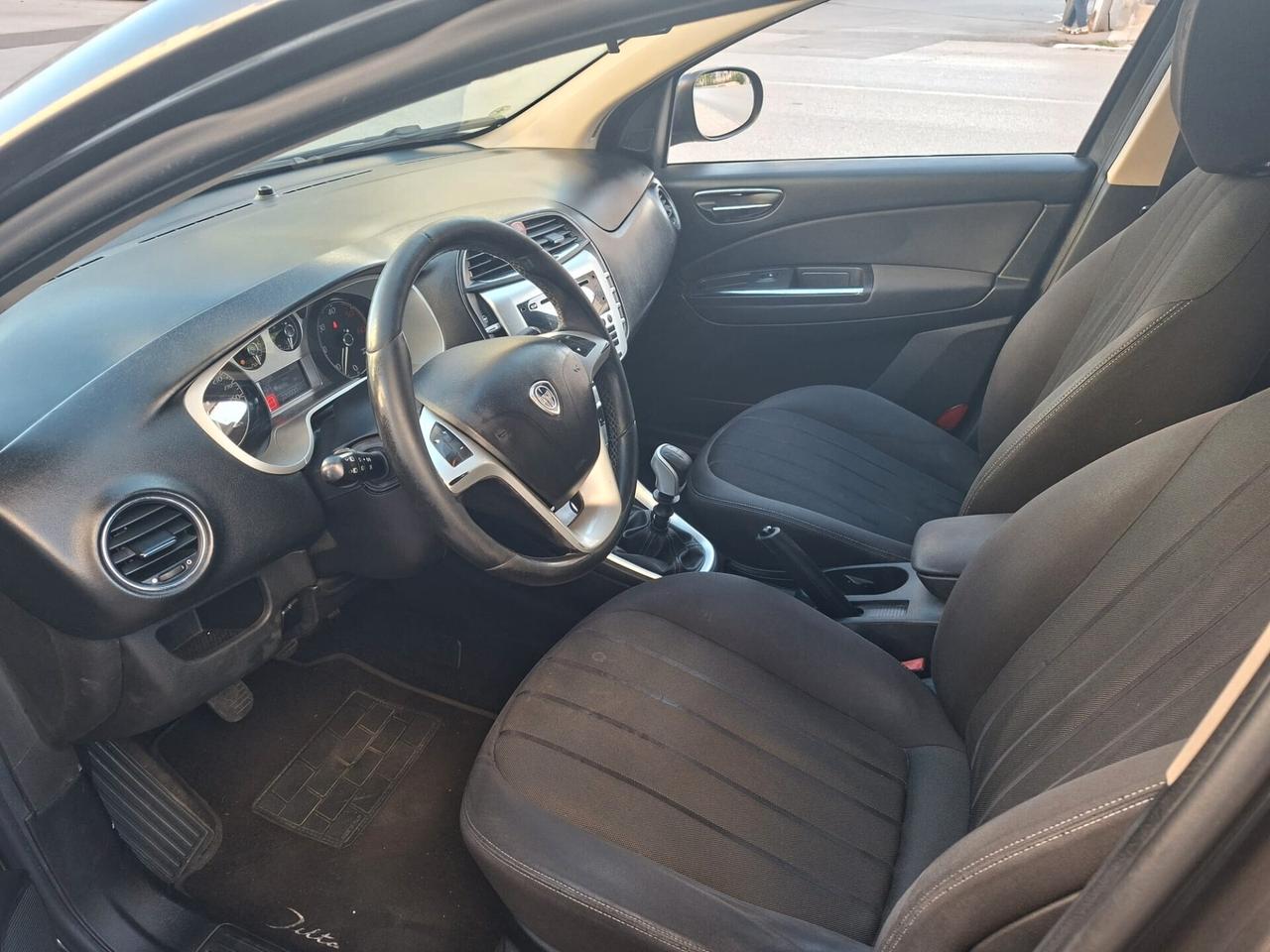 Lancia Delta 1.6 MJT Silver * Alcantara * garantita 12 mesi