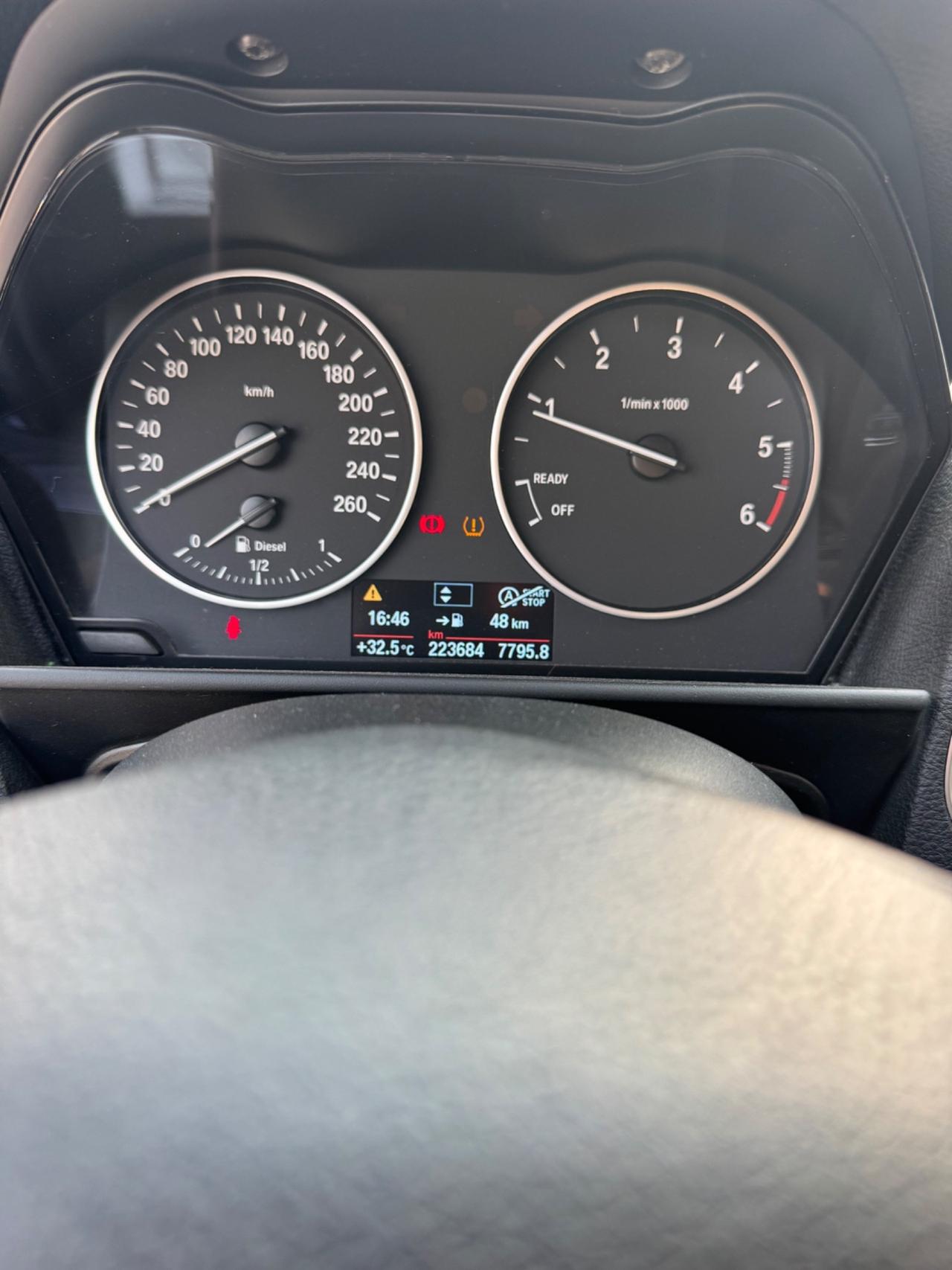Bmw 116 116d 5p. Unique