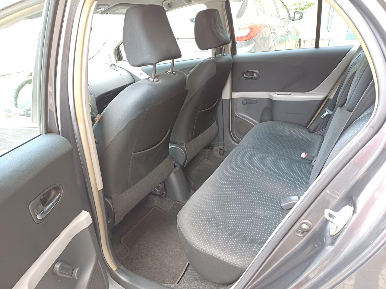 Toyota Yaris 1.4 d.4 diesel sol