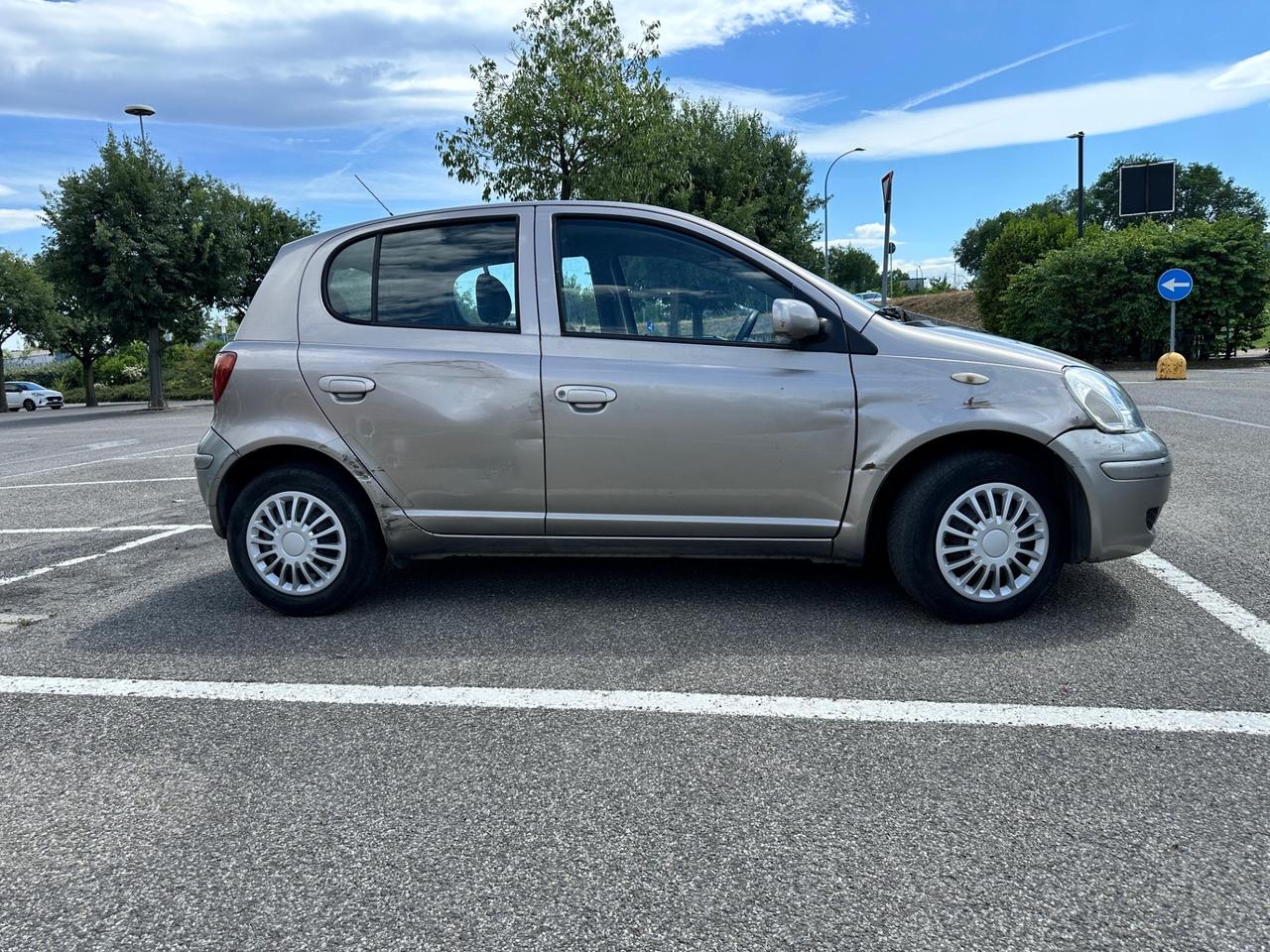 Toyota Yaris 1.0i 16V cat 5 porte