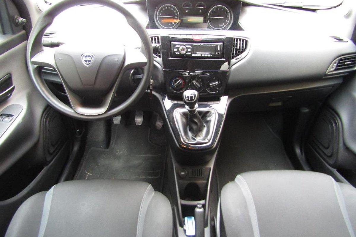 LANCIA Ypsilon 1.2 69 CV 5 porte Silver