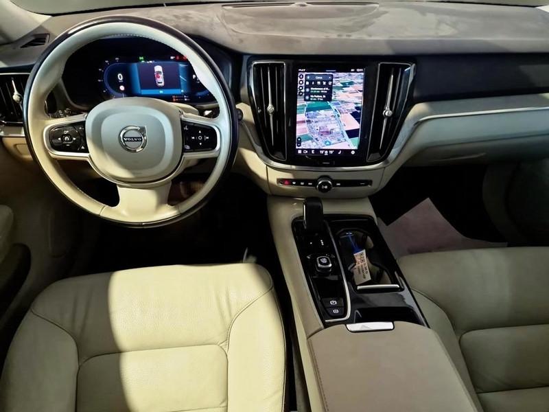 VOLVO V60 T6 plug-in AWD autom. ESSENTIAL WAGON