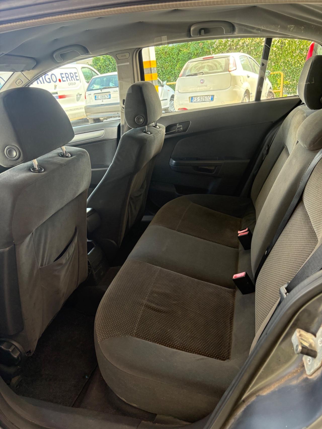 Opel Astra 1.7 CDTI berlina ok neo patentati