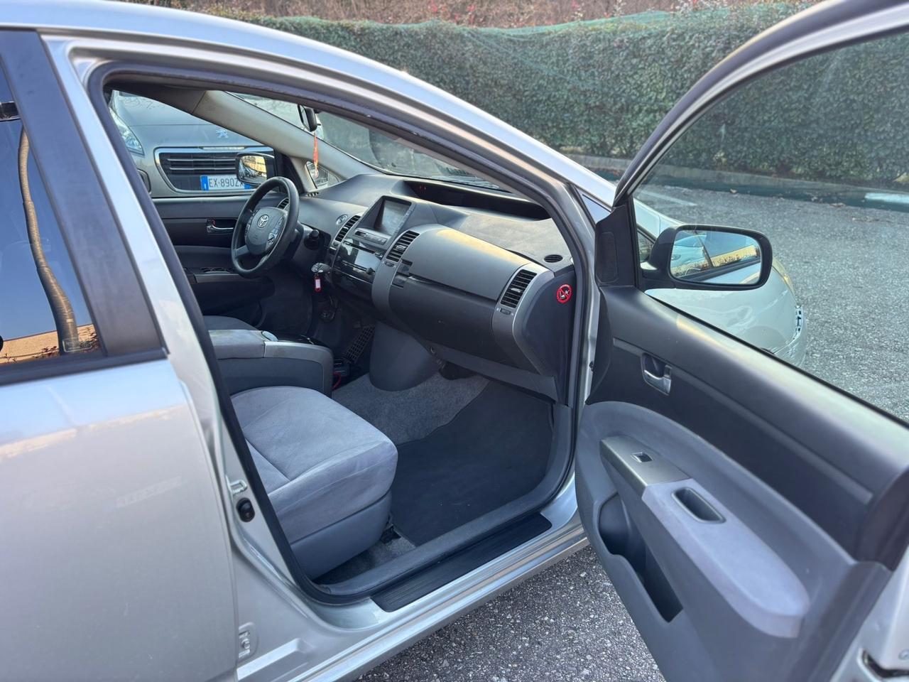 Toyota Prius 1.5i 16V