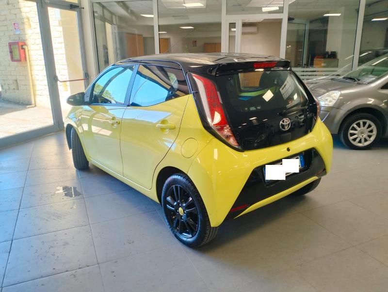 Toyota Aygo 5 Porte Aygo 5p 1.0 x-wave m-mt my15